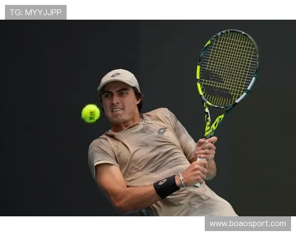 阿利亚西姆精彩发挥成功晋级网球男单八强 展现强大实力