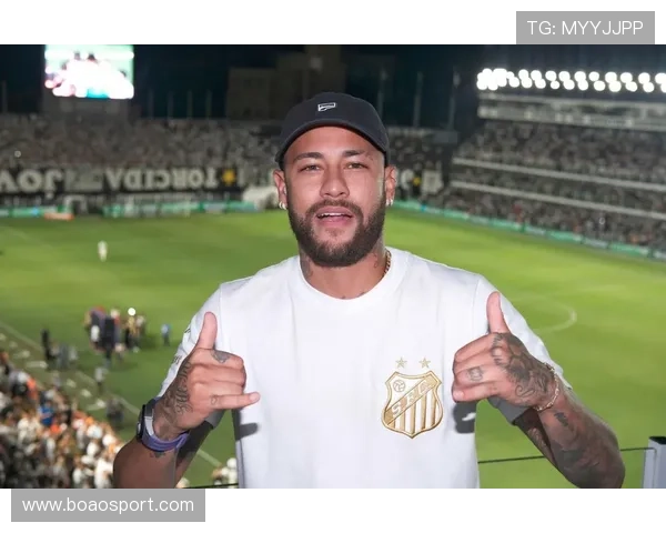 内马尔重返桑托斯训练状态良好下轮联赛出场机会增大